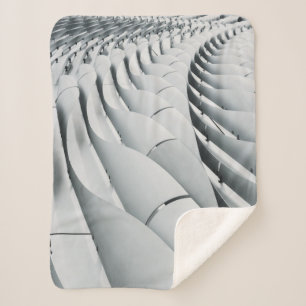 Struktur aus weißem und grauem Gebäude Sherpadecke