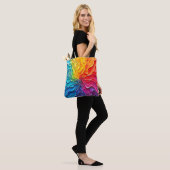 Strukturierte Regenbogen-Swirlarte Tasche (Am Model)
