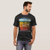 Strumming Dreams: Mandolins Musical Reverie T-Shirt (Vorne ganz)