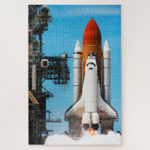 STS-135 Space Shuttle Atlantis hebt ab