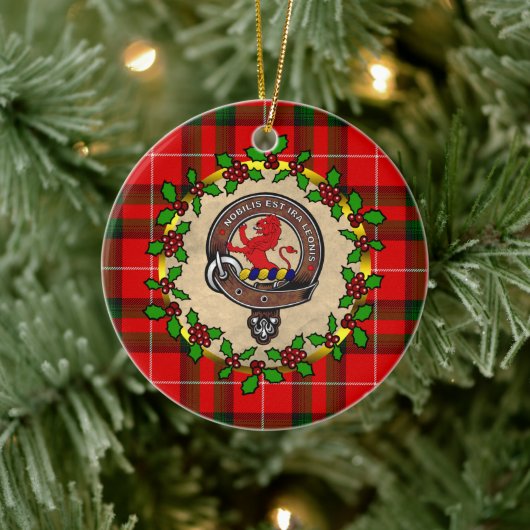 Stuart Clan Abzeichen & Tartan Personalisierte Wei Keramik Ornament (Baum)
