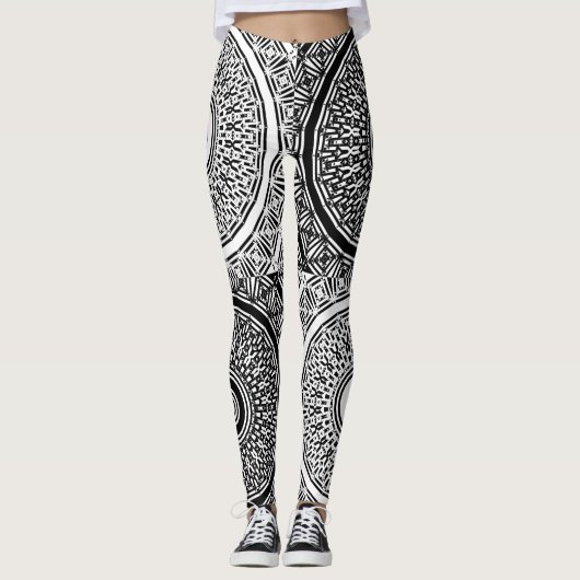 Stückchen-Mandala-Gitter Leggings (Vorderseite)