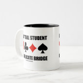 Student der Duplikatbrücke (Card Anzug) Zweifarbige Tasse (Vorderseite Links)