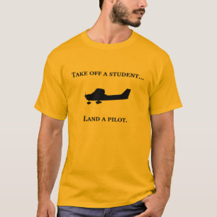 Student, zum des Shirts zu steuern