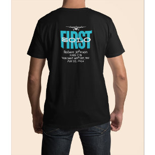 Studentenpilotin für den ersten Einzelflug T-Shirt