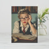 Studentin im Vintagen Stil Einladung (Stehend Vorderseite)