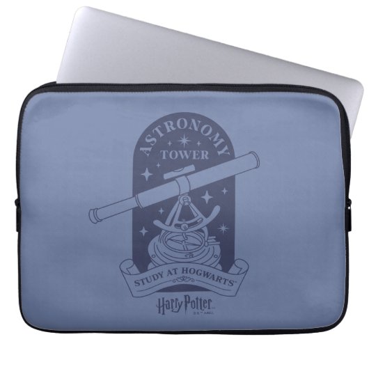Studie im HOGWARTS™ Astronomie Tower Laptopschutzhülle (Vorderseite)