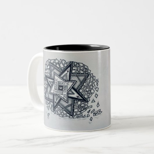 Studio 40: Hass hat hier keine Zuhause Tasse (Vorderseite Links)