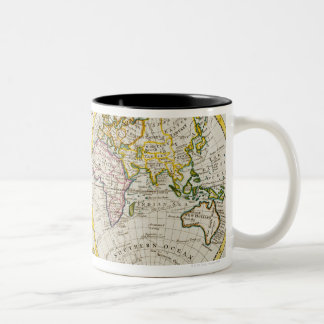 Studio geschossen von der antiken Weltkarte Zweifarbige Tasse