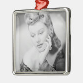 Studio-Schuss Silbernes Ornament (Links)