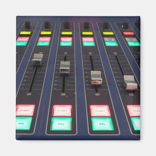 Studio Sound Mixer Panel, Schließen Magnet (Vorne)