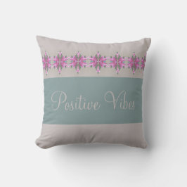 Studioakzente in Graurosa und Aquamarin Kissen