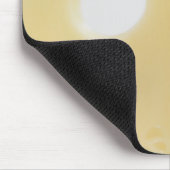 Studioaufnahme mit weißer Maus durch Loch Mousepad (Ecke)