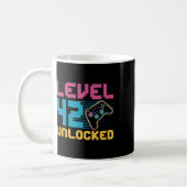 Stufe 42 unverschlossenes Gaming Geburtstag Kaffeetasse (Links)