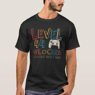 Stufe 44 Phantastisch seit 1977 Vintag 44. T-Shirt