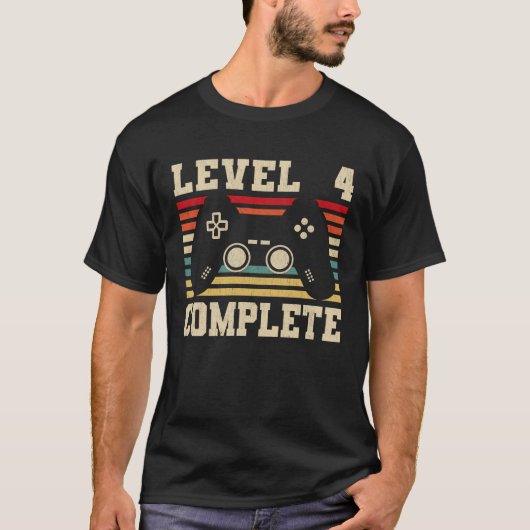 Stufe 4 Vollständiger Video-Gamer zum 4. Jahrestag T-Shirt (Vorderseite)