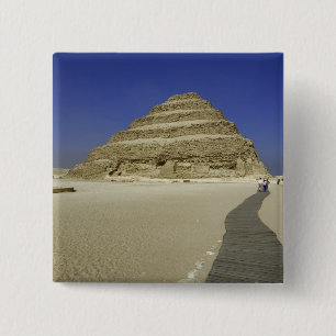 Stufenpyramide in Saqqara, eine der frühesten Button