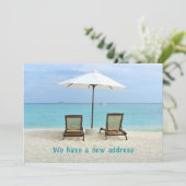 Stühle am Strand Neue Karte für die Ankündigung vo (Stehend Vorderseite)