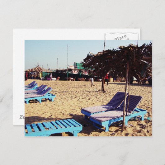 Stühle am Strand von Candolim Beach in Goa Indien Postkarte (Vorne/Hinten)