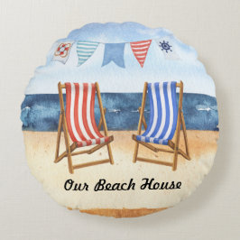 Stühle aus blau und rot gestreift rundes kissen