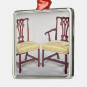 Stühle, mit verschachtelten platschen Rückseiten Silbernes Ornament (Links)