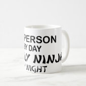 Stunden-Person tödliches Ninja Kaffeetasse (VorderseiteRechts)