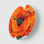 Stunning Georgia O'Keefe Red Poppy Flower Runde Wanduhr (Winkel)