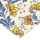 Stunning Seamless Pattern of Flowers and Leaves Tischdecke (Schrägansicht)