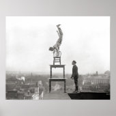 Stuntman führt den Balancing Act von 1917 durch. V Poster (Vorne)
