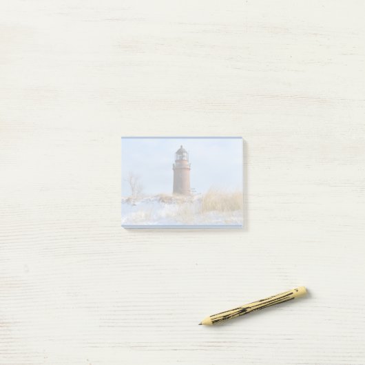 Sturdy Lighthouse an einer Felsküste im Winter Post-it Klebezettel (Auf Schreibtisch)