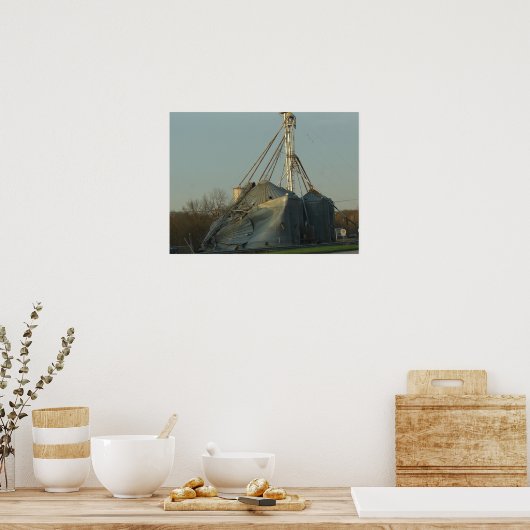 Sturm beschädigter Grain Bin Poster (Küche)