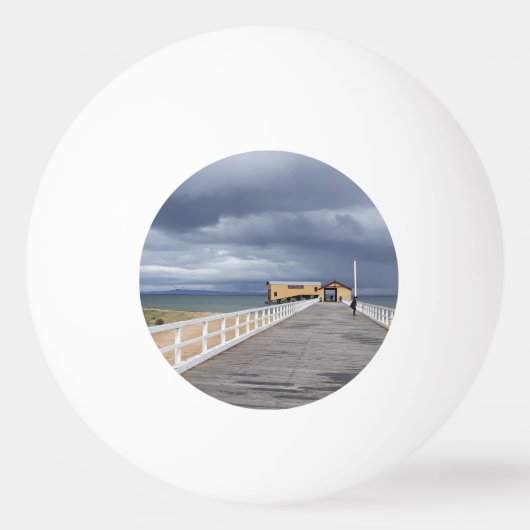 Sturm über Queenscliff Pier Tischtennisball (Vorderseite)