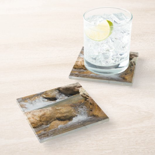 Sturmbach im Frühling Glasuntersetzer (Schrägansicht)