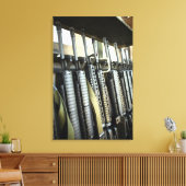 Sturmgewehre stehen bereit leinwanddruck (Insitu (Wohnzimmer))