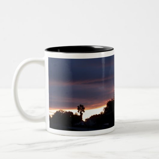 Sturmsonnenuntergang Zweifarbige Tasse (Links)
