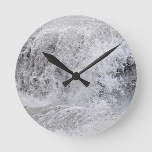 Sturmwelle Runde Wanduhr (Vorderseite)