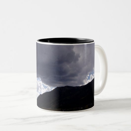Sturmwolken Zweifarbige Tasse (VorderseiteRechts)