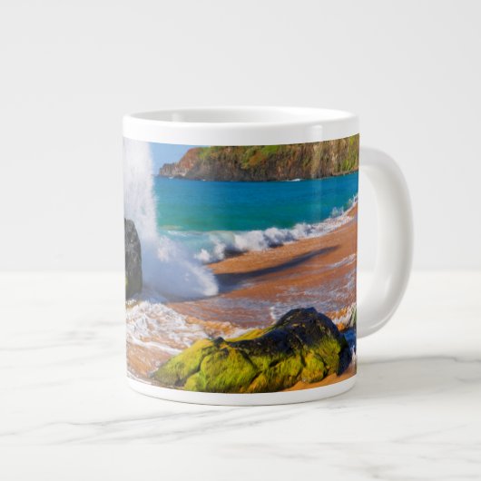 Sturz der Wellen am Strand von Hawaii Jumbo-Tasse (Vorderseite Rechts)