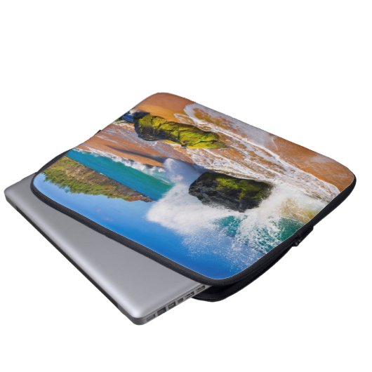 Sturz der Wellen am Strand von Hawaii Laptopschutzhülle (Vorne Knopf)