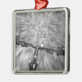 Stürzen eines Stärketeils Ornament Aus Metall (Links)