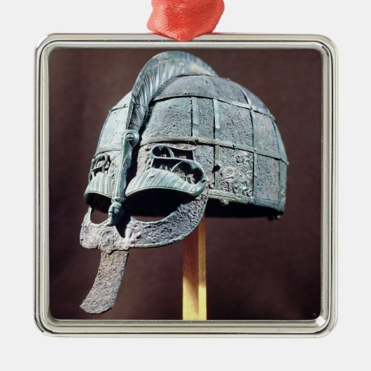 Sturzhelm, vom Vendel Schatz Silbernes Ornament (Vorne)
