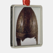 Sturzhelm, von Vezeronce Silbernes Ornament (Rechts)