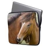 Stute und Fohlen Laptopschutzhülle (Vorderseite Links)
