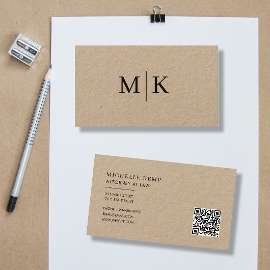 Stylische Berufliche QR Code Monogram Kraft Visitenkarte