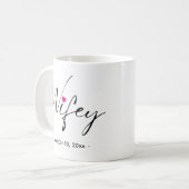 Stylische Ehefrau mit Hochzeitsdatum Kaffeetasse (Vorderseite Links)
