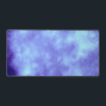 Stylischer Storm Cloud-Effekt Blau Schreibtischunterlage<br><div class="desc">Ein einfaches Muster, das durch Schichten gesprenkelter Punkte geschaffen wurde, die sich überschneiden und eine Reihe von Patches bilden, die Sturmwolken ähneln. Diese abstrakte Kulisse wäre das perfekte Geschenk für einen geliebten Menschen, um einen Bürobereich zu personalisieren, entweder auf Zuhause oder am Arbeitsplatz, um einen neuen Job zu feiern, Ihren...</div>