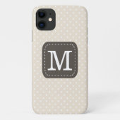 Stylisches Beige Polka Dot Muster Custom Monogram Case-Mate iPhone Hülle (Rückseite)
