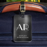 Stylisches Black Metal Two Monogram Gepäckanhänger<br><div class="desc">Stilvolle moderne 2 Monogramm Initial Name Black Metal Custom Personalisierte Personalisiert Luggage Bag Tag. Dieses Design mit vollständigem Namen Typografie mit 2 Monogramm Initial, Adresse Info über schwarze Imitate gebürstete metallische Folie Hintergrund. Diese sind einfach zu anpassen. Stilvolle Weiblichkeit oder Geschenk für Hochzeit, süße 16 Geburtstag, Brautparty, Abschluss, und für...</div>