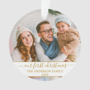 Stylisches Skript Unsere First Christmas Gold Fami Ornament