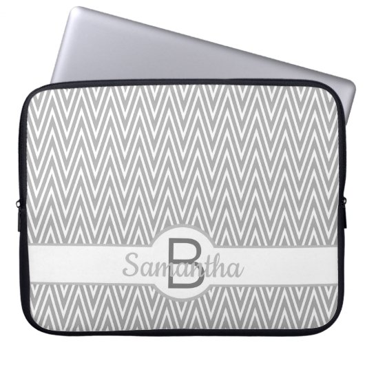Stylish Grey Chevron Pattern Personalised Laptopschutzhülle (Vorderseite)